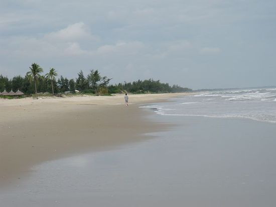 Die gesamt Länge der Süd- und Ostküste von Vietnam ist ein Sandstrand von fast 2000 km. Schön breit - und vielfach völlig verlassen...