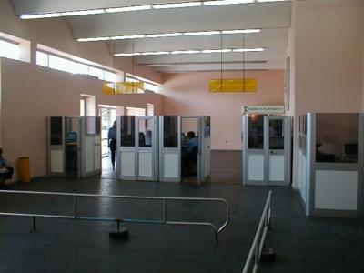 Die Ankunftshalle hat diesen technischen Stand erst während meines zweiten Besuchs im Jahr 2000 erreicht.