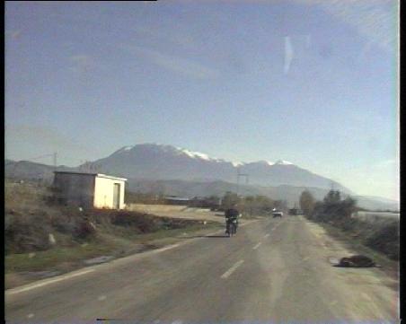 Kurz vor der Einfahrt nach Berat noch ein Blick auf den 2417m hohen Quke Partizanit.