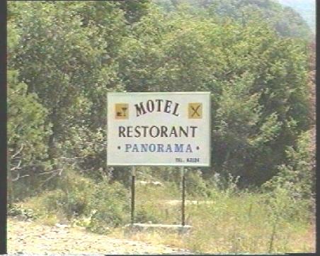 An anderer Stelle bereits beschrieben: Auf dem Dajiti-Berg erwartet sie ein sehr gutes Terrassenrestaurant mit einem herrlichen Ausblick auf Tirana.