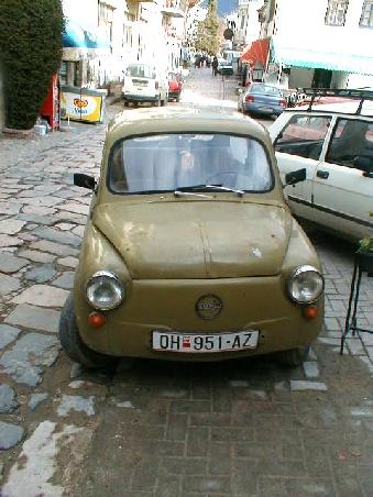 ... welch ein Fortschritt! Auch dieser Steyr Puch versieht in Mazedonien am Ohrid-See noch treu und brav seine Dienste