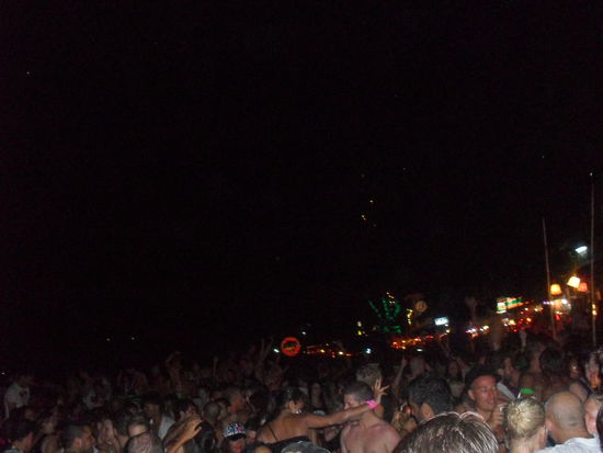 Nicht das beste Bild aber zeigt zumindest mal die Menge an Leuten! Das geht über hundert Meter so weiter..