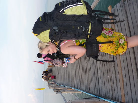 Ja...leider kann man die Bilder hier nicht drehen. 
Das war auf dem Weg zu unserer Faehre.