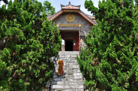 Und eines der wenigen buddhistischen Klöster auf Bali: Brahma Vihara-Arama