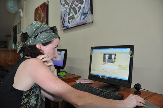 Zeit totschlagen waehrend des Regens. Der aufmerksame Leser erkennt, was wir gerade machen 