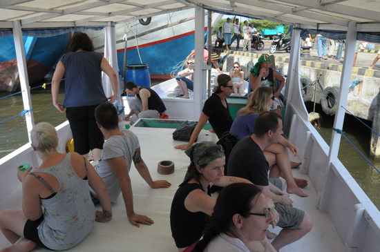 19 Mann auf des toten Manns Kiste und ne Buddel voll Rum?