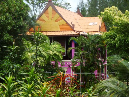 Ich finde, man sollte viel mehr Haeuser in Deutschland auch so leuchtend anpinseln, oder?