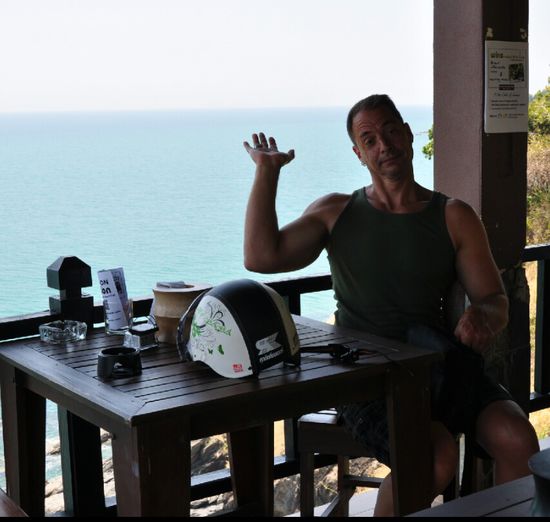 Noon-Bar, auf dem Helm von Ruediger steht uebrigens schoen verschnoerkelt Lady Gaga...