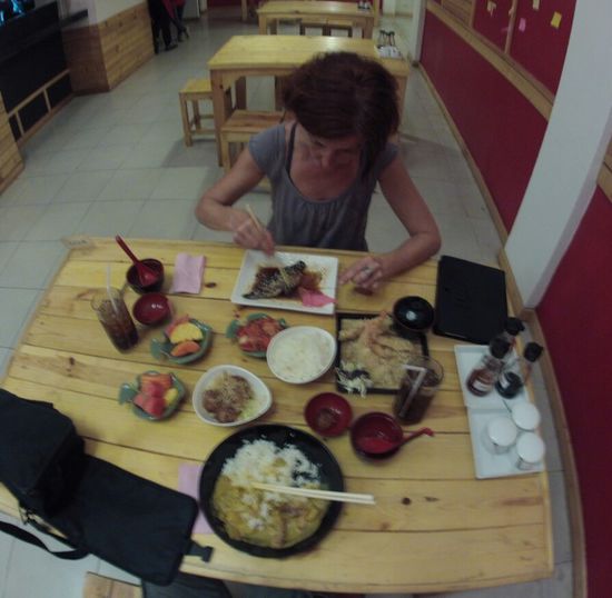 Was immer es war...leben tat es zum Glueck nicht mehr...und auch wenn es so aussah: es war nicht schon mal gegessen