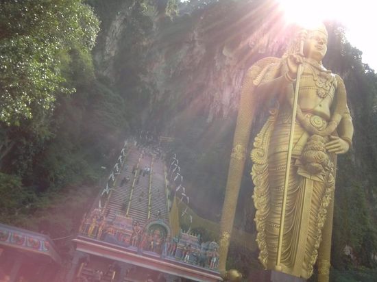 Die Batu Caves mit den 272 Stufen...puh!