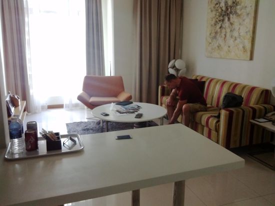 Unser Wohnzimmer mit Küche