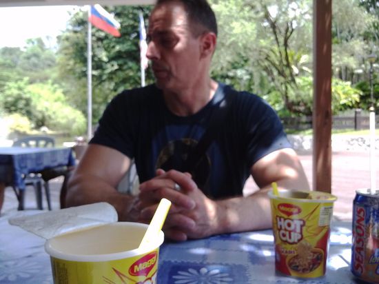 Hot Cups mit lustigen Geschmacksrichtungen. Vegetarisch ist komplett geschmacksneutral