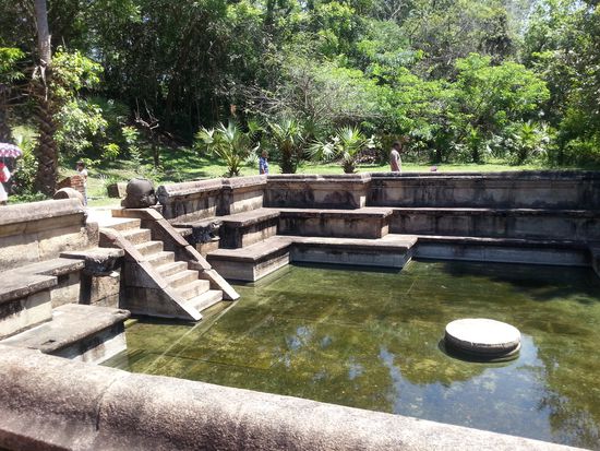 Eines der vielen Bäder, den berühmten Lotus-Teich hab ich nicht fotografiert, der sah ein bisschen langweilig mit der Kamera