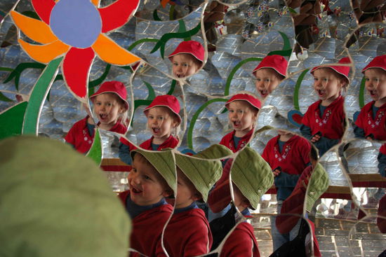 Die Spiegel in den verschiedenen Räumen sind faszinierend.