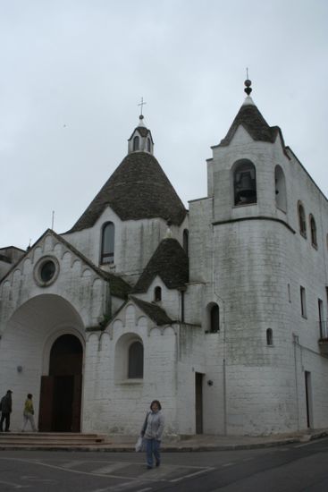 Hier gibt es sogar eine Trullikirche