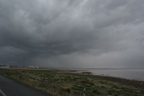 Wildes Gewitterwetter im Anmarsch und der Salzsee, der sich hier nicht gerade interessant darbot.