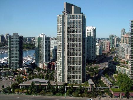 False Creek und Pacific Boulevard