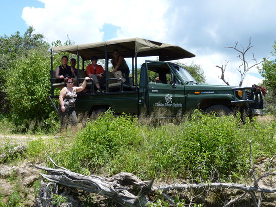 unser kleiner Truck für die erste Safari,wir kommen gerade von den Elefanten