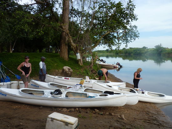 die Boote wurden gepackt,gleich geht es los auf ein großes Abenteuer