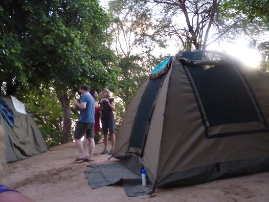 Aufbau von unserem Camp