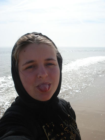 In dieser Kleidung fand ich es am Strand angenehm war. Es waren aber tatsächlich auch Leute im Wasser!