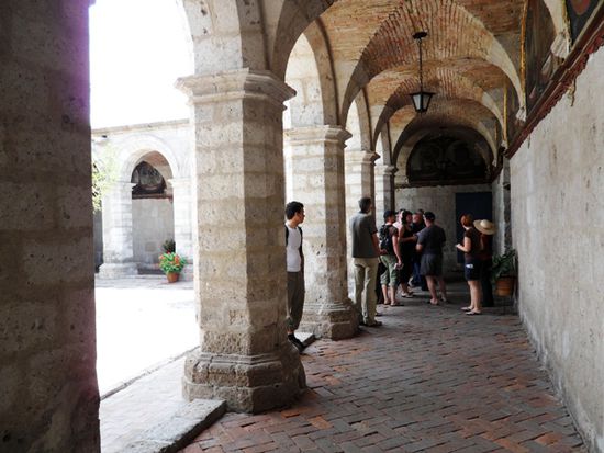 Hinter dicken Klostermauern