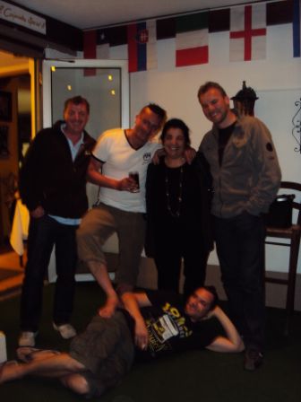 Elvis,Patric, Lidia, Remo und Mischa liegend