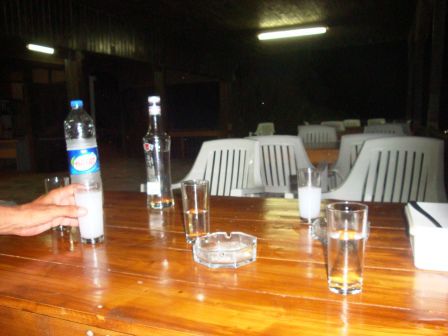 Gemütlicher Anfang mit Raki an unserem letzten Abend in Karatas