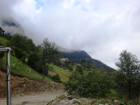 und weiter gings Richtung Uzingöl. Die Wolken nahmen zu..
