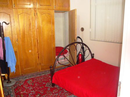 Unser Schlafzimmer auf der betonharten Matratze. Die Kleider behielten wir zum schlafen an...
