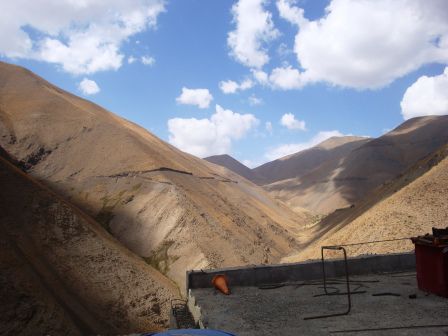 Auf der Fahrt nach Teheran bewältigten wir wieder ein paar Pässe mit bis beinahe 3000 MüM