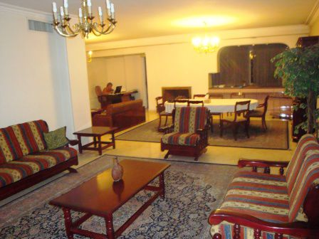 Zeige euch noch ein paar Fotos von unserem luxuriösem Appartement in Teheran