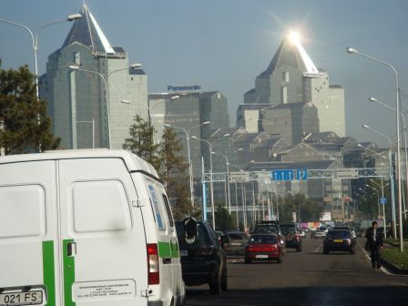 Ankunft im Zentrum von Almaty. Da benötigten wir ein paar Stunden, bis wir hier das Zentrum in dieser Riesenstadt gefunden hatten