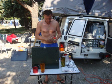 Patric beim Kochen