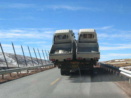 Zuerst mussten wir jedoch noch diesen Truck überholen, welcher