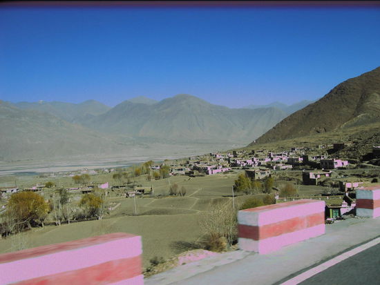 Dann gings mit frischem Öl am nächsten Tag weiter von Tsedang nach Shigatse