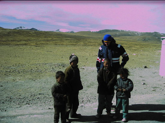 War kalt und windig. Hier gabs dann Erdnüssli für die Kids. War leider alles, was wir noch hatten..