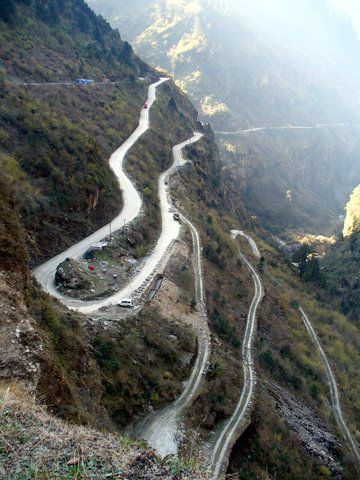 Nochmals ein Blick auf die Strasse von Kodari nach Kathmandu