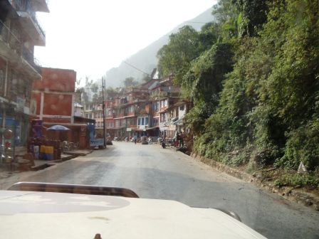 25.11.2010. Abfahrt morgens von Kathmandu nach Bhandar