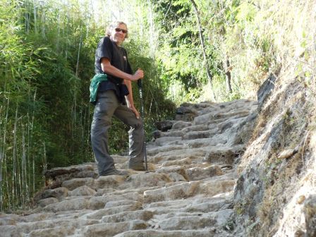 Schlusspurt nach Bupsa. 500 Höhenmeter noch so zu bewältigen