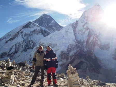 Noch ein paar Erinnerungsfotos vor dem Mount Everest