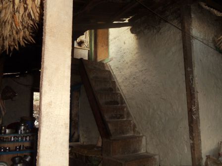 Diese Treppe hinauf gings zum Schlafplätchen