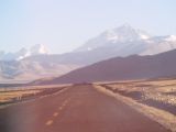 Wieder in Tibet auf Kopfwehgefährlichen 4000-5000 Meter. Nochmals einen Blick auf den Mt.Everest auf dem Weg nach Lhasa