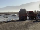 Auf dem Weg von Shigatse nach Lhasa war die Strasse überschwemmt.