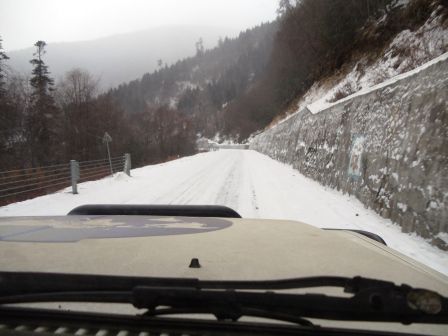 Am Neujahrstag fuhren wir von Nynzhi nach Ranwu. Es schneite erst einmal und wir waren froh, hatten wir Winterpneus und Allradantrieb.