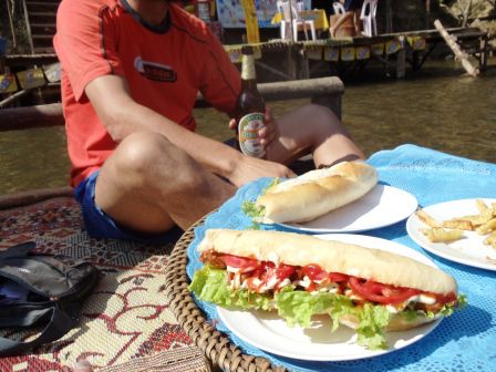 Französische Baguette mit ungesunder Füllung