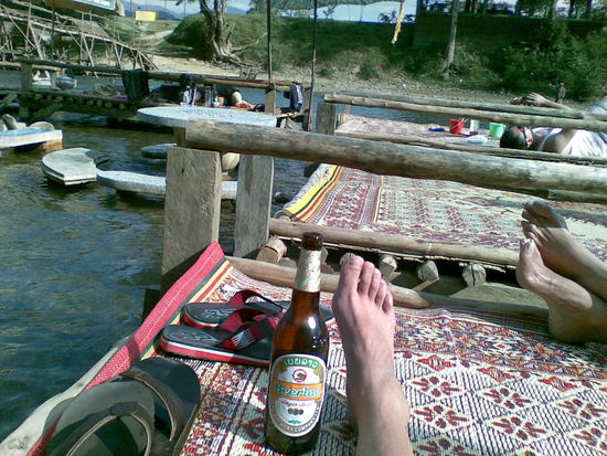 Relaxen am Nam Song mit Beer Lao