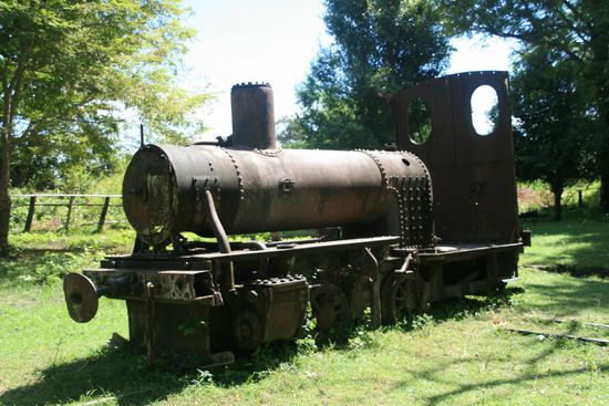 Französische Lokomotive auf Don Khon. Gehört nebst dem Wasserfall zur nächsten Attraktion..Nun ja, da ist sie