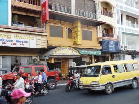 Ankunft in Phnom Penh. Unser Hotel Indochine Hotel - natürlich mitten drin im Geschehen