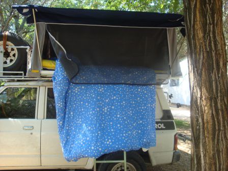 Urs lüftet sein Bett aus